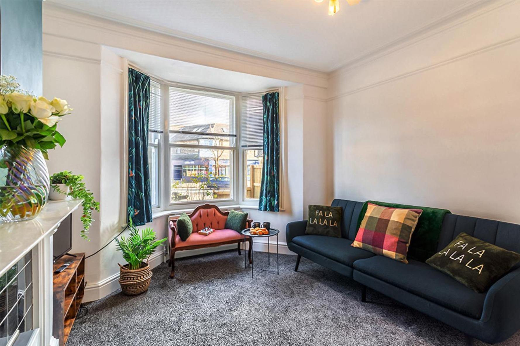 The Harrogate House - 4 Bed Townhouse Apartamento Exterior foto