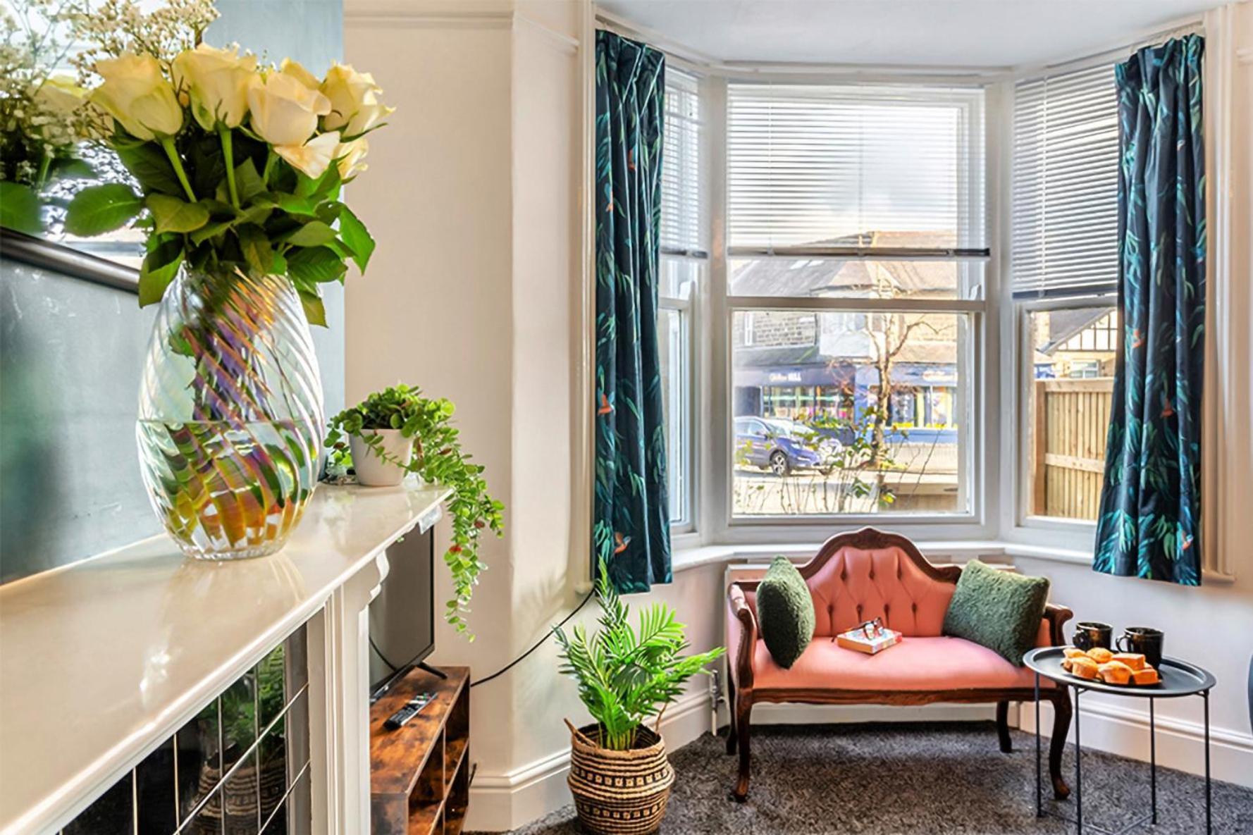 The Harrogate House - 4 Bed Townhouse Apartamento Exterior foto